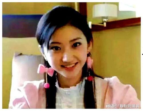 娱乐圈弯弯吃瓜的是谁,揭秘“吃瓜群众”背后的神秘人物 第3张 娱乐圈弯弯吃瓜的是谁,揭秘“吃瓜群众”背后的神秘人物 第3张